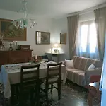 Pirro & Sharon House לינה וארוחת בוקר Pianore