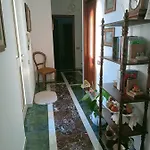 Pirro & Sharon House לינה וארוחת בוקר