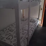 לינה וארוחת בוקר Pirro & Sharon House