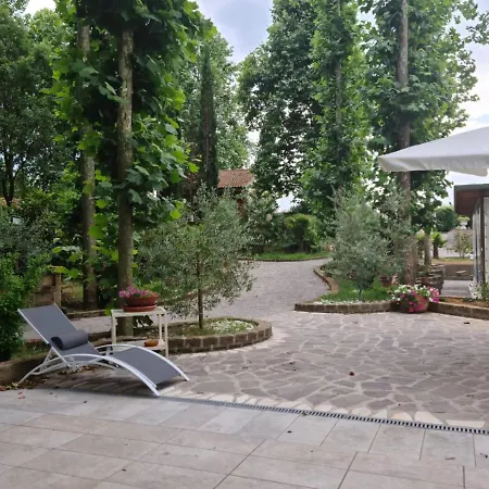 Pirro & Sharon House לינה וארוחת בוקר *